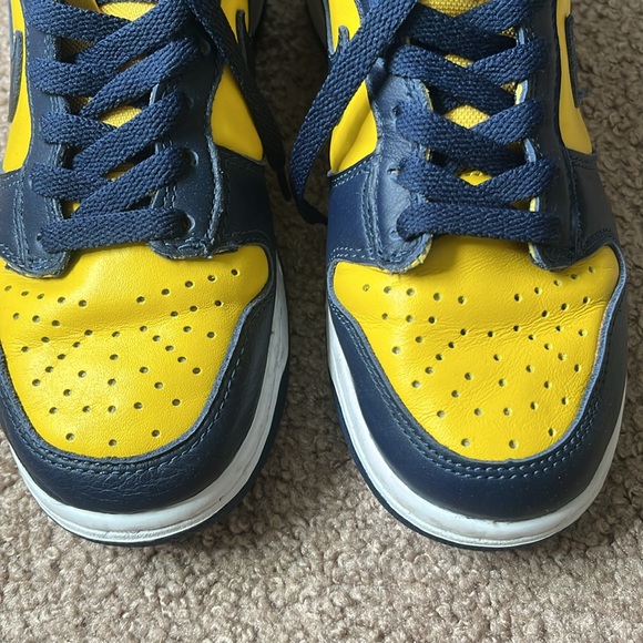 Nike Dunk Lows - Picture 3 of 5